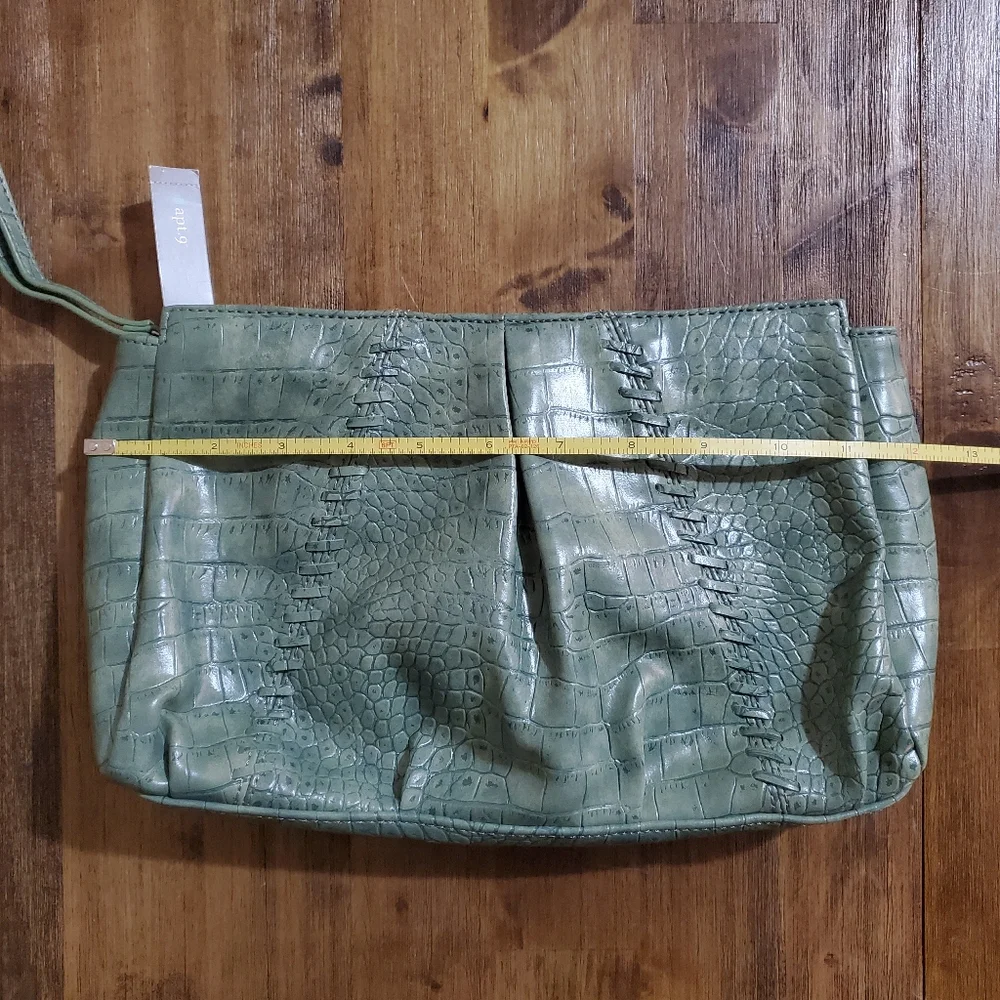 NWT Women's Apt 9 Sage Green Faux Croc Embossed Clutch / Purse - Western / Boho